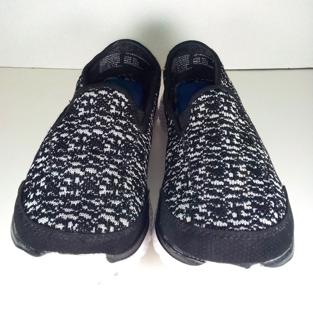Danskin Now Womens Shoes Size 6.5